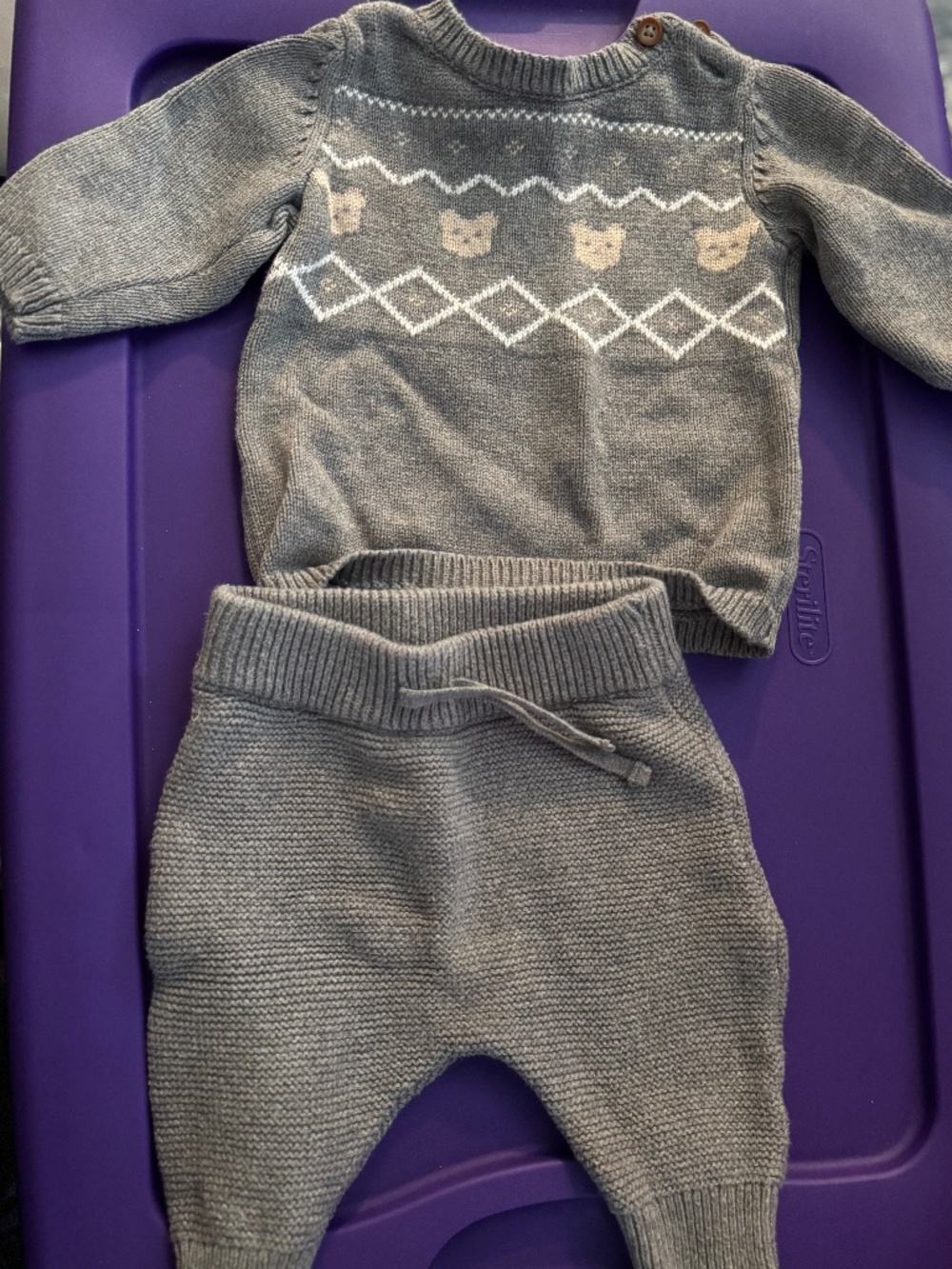 Cater’s sweater and pants set